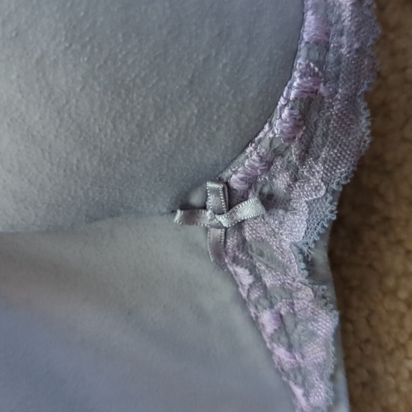 Motherhood Maternity Intimates Lace Nursing Bra No Wires Size 34D - Picture 4 of 10